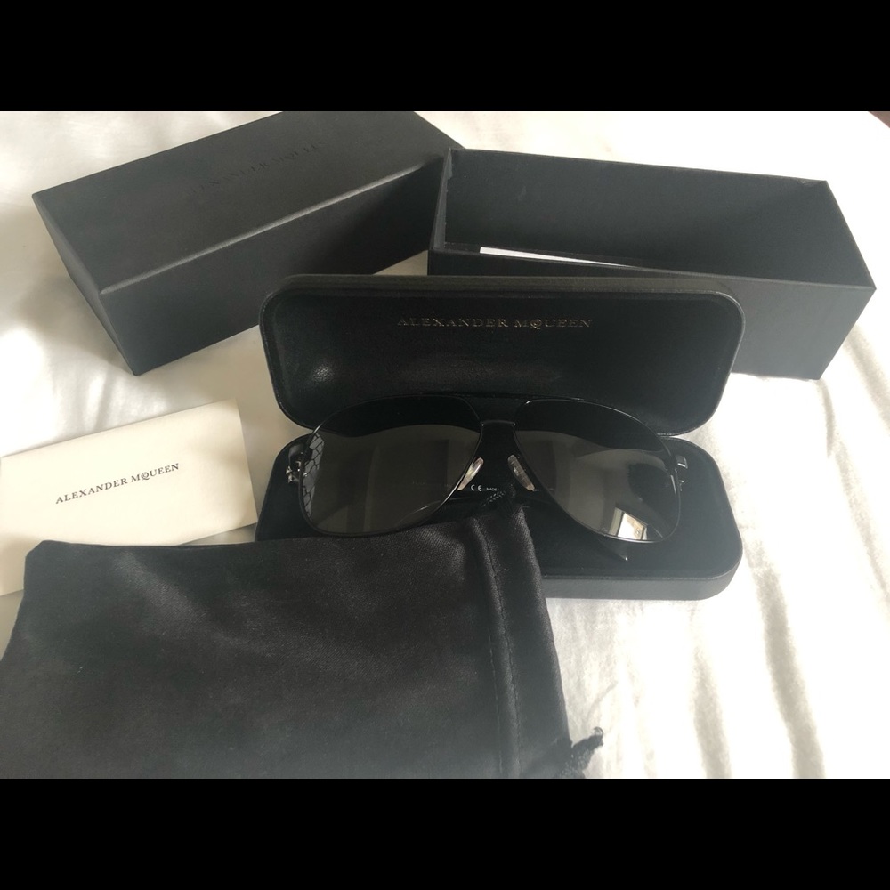 Alexander McQueen Men’s BlackPilot Sunglasses 63mm